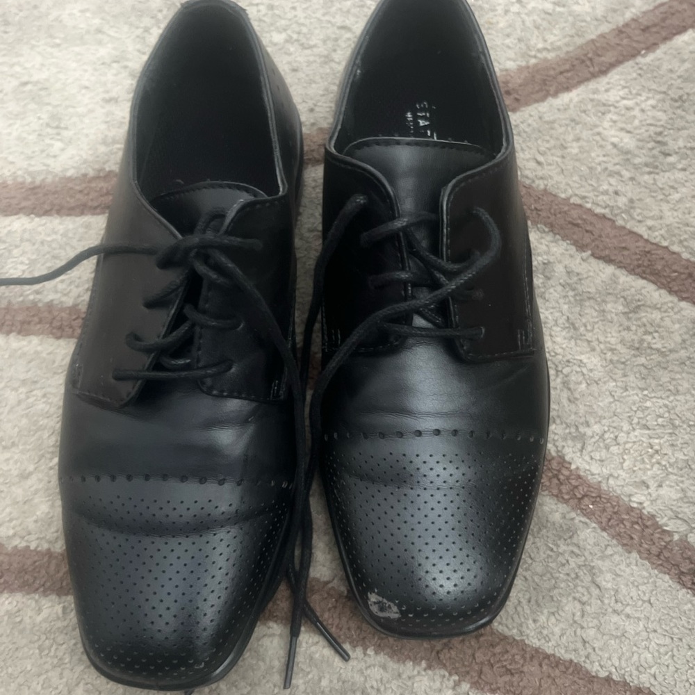 Boys size 3 Black Leather Dress Shoes